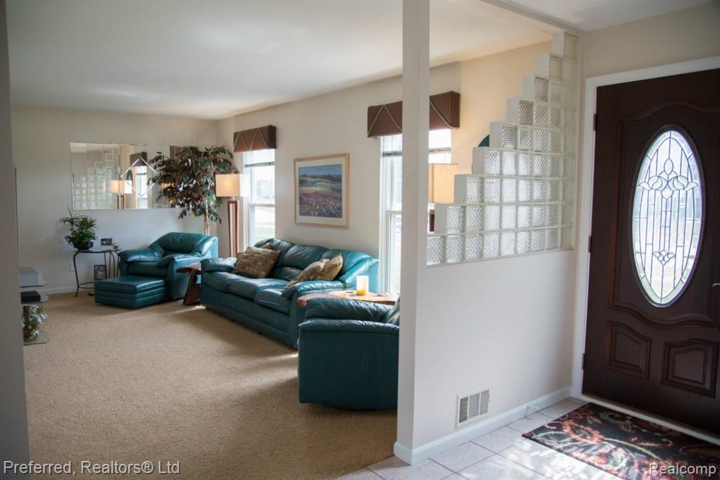 41810 Ridge Road East Novi, MI 48375 - Photo 2 of 25