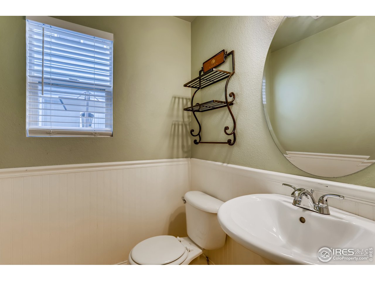 1362 Trail Ridge Road Longmont, CO 80504 - Photo 15 of 33