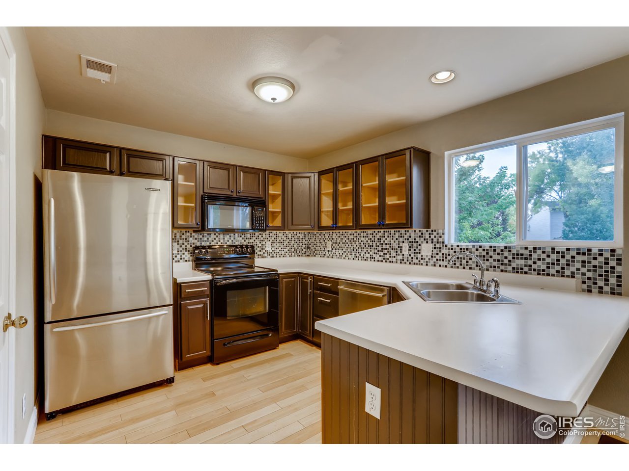 1362 Trail Ridge Road Longmont, CO 80504 - Photo 16 of 33