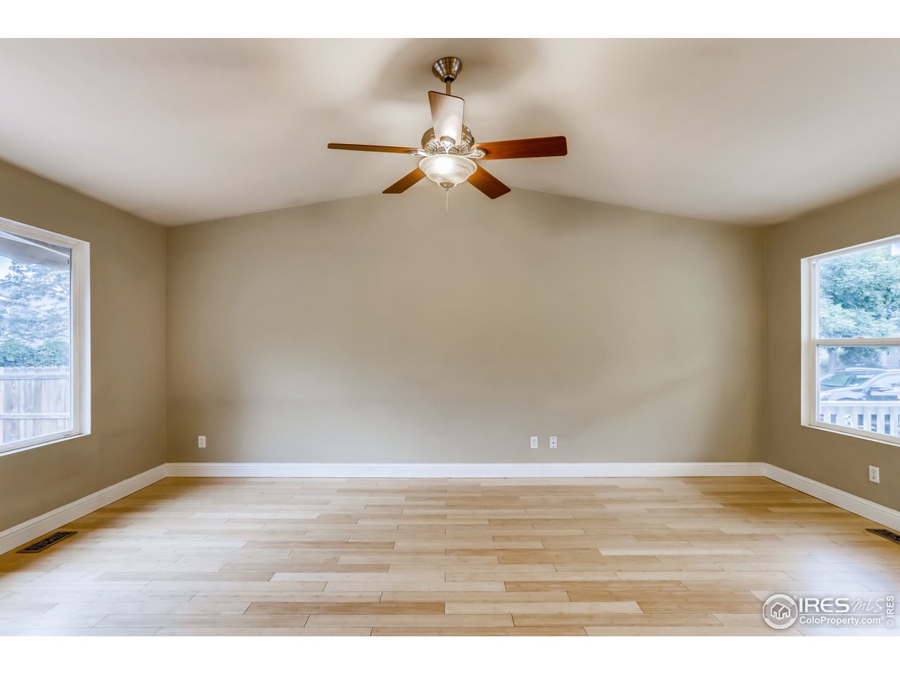 1362 Trail Ridge Road Longmont, CO 80504 - Photo 9 of 33