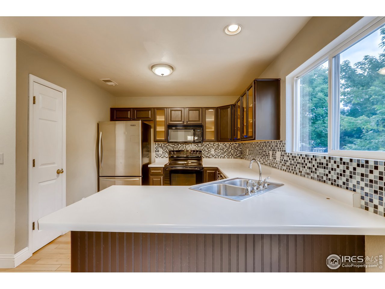 1362 Trail Ridge Road Longmont, CO 80504 - Photo 10 of 33