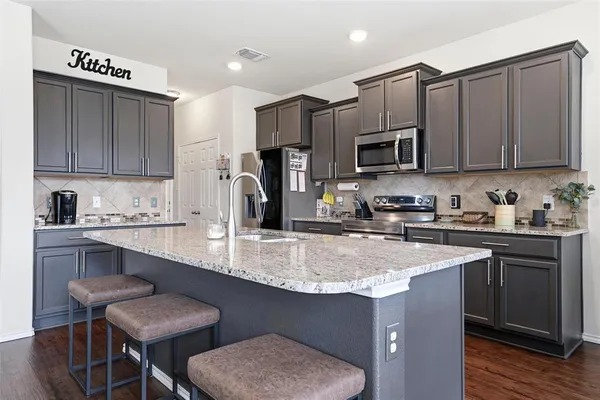 $374,900 | 2905 Skinner Drive, Lorena, TX 76655