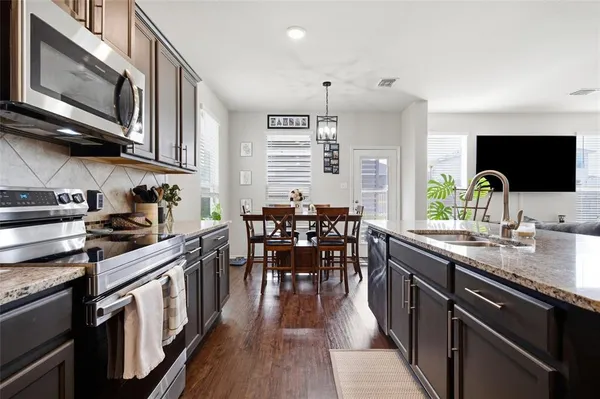 $374,900 | 2905 Skinner Drive, Lorena, TX 76655