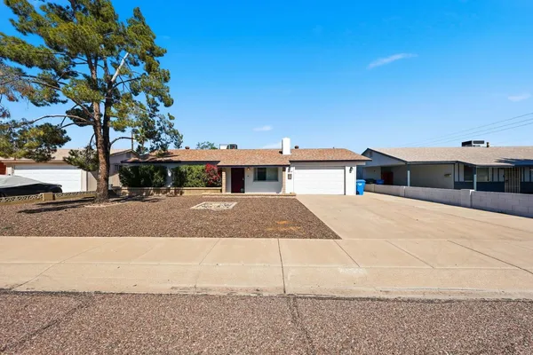 $2,500 | 3540 East Voltaire Avenue, Phoenix, AZ 85032