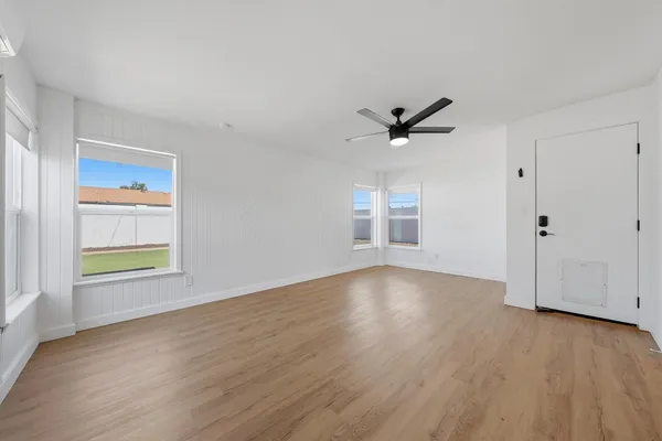 $2,500 | 3540 East Voltaire Avenue, Phoenix, AZ 85032