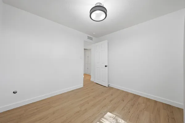 $2,500 | 3540 East Voltaire Avenue, Phoenix, AZ 85032