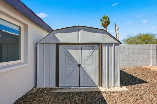 $2,500 | 3540 East Voltaire Avenue, Phoenix, AZ 85032