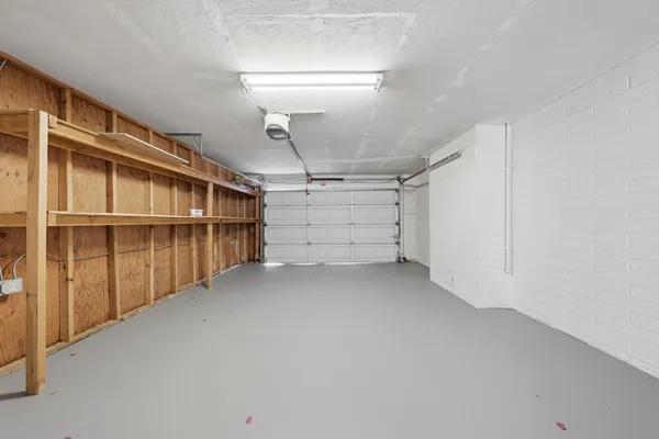 $2,500 | 3540 East Voltaire Avenue, Phoenix, AZ 85032