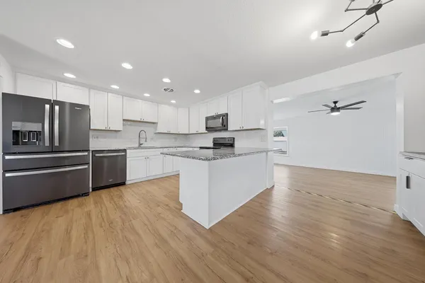 $2,500 | 3540 East Voltaire Avenue, Phoenix, AZ 85032