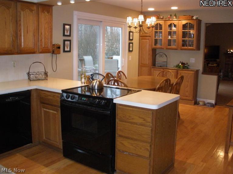 28223 Knickerbocker Road Bay Village, OH 44140 - Photo 6 of 22 Gallery Image 6