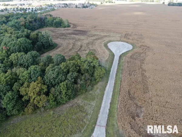 $215,000 | Buxton Wood Drive, Charleston, IL 61920