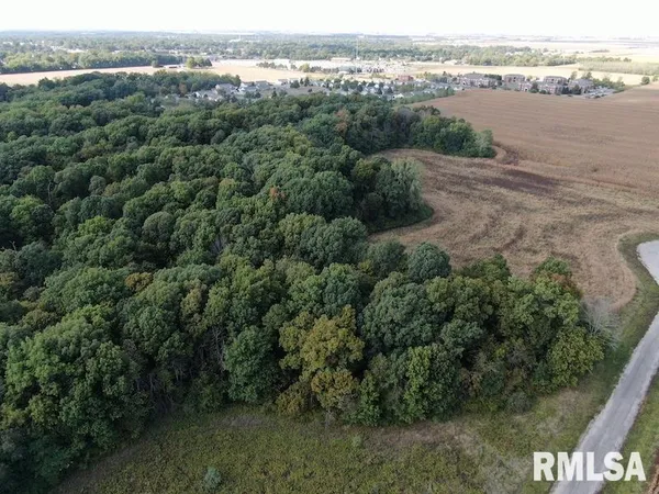 $215,000 | Buxton Wood Drive, Charleston, IL 61920