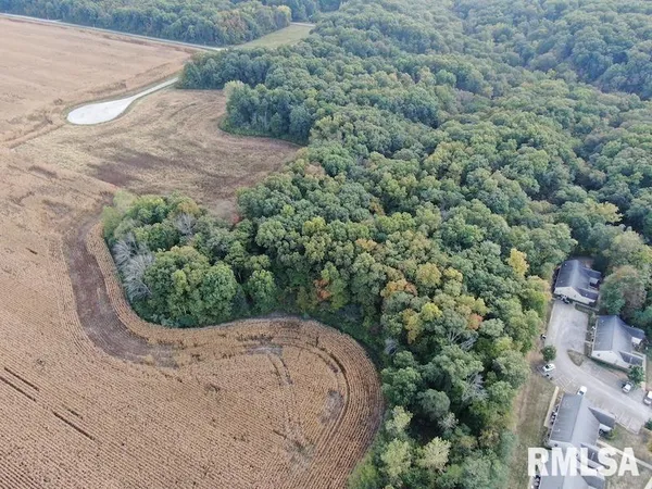 $215,000 | Buxton Wood Drive, Charleston, IL 61920