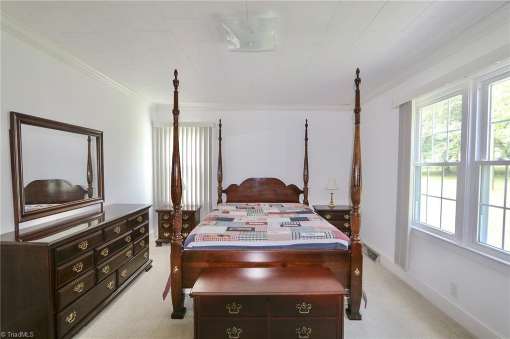 142 Hudson Street Elkin, NC 28621 - Photo 30 of 47 Gallery Image 30