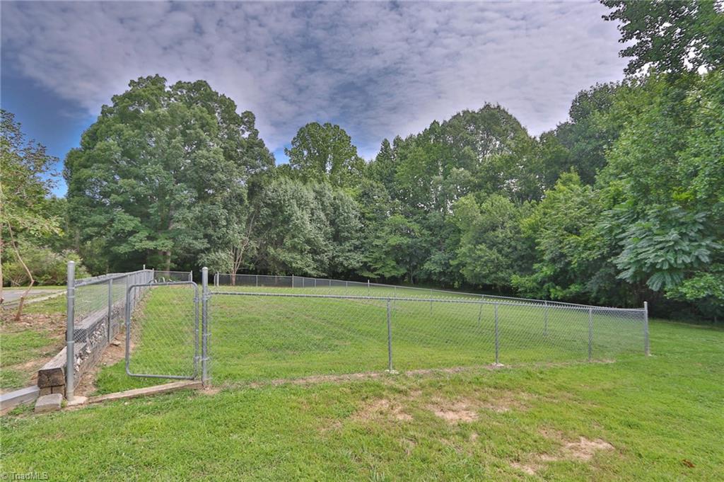 142 Hudson Street Elkin, NC 28621 - Photo 45 of 47 Gallery Image 45
