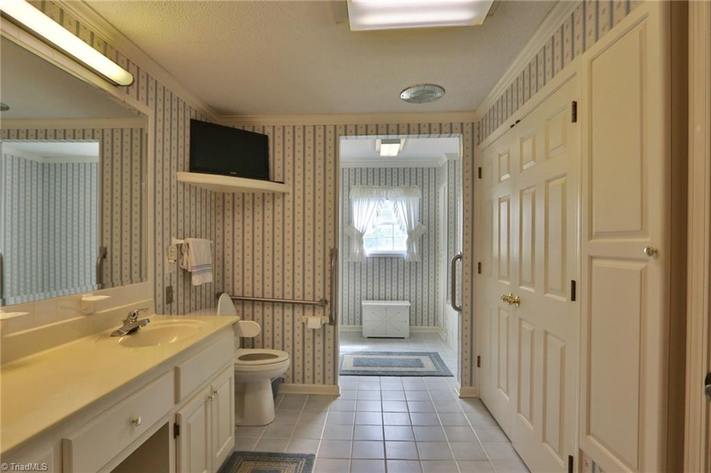 142 Hudson Street Elkin, NC 28621 - Photo 9 of 47 Gallery Image 9