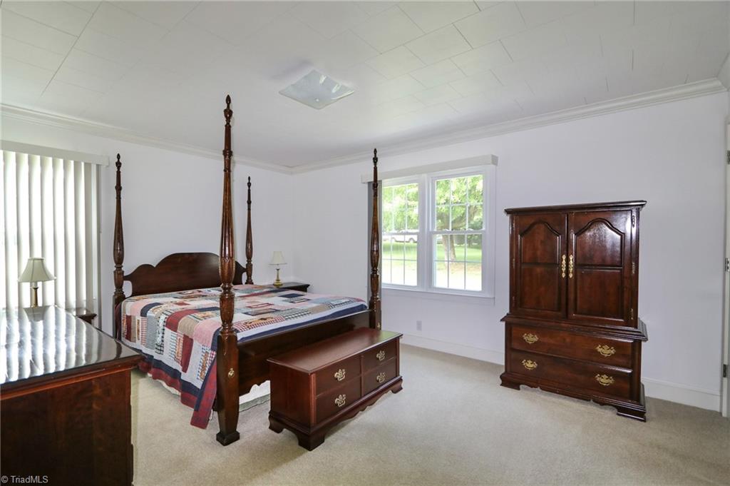 142 Hudson Street Elkin, NC 28621 - Photo 10 of 47 Gallery Image 10