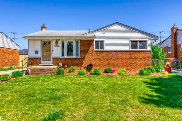 $224,900 | 18029 Rainbow Road, Fraser, MI 48026