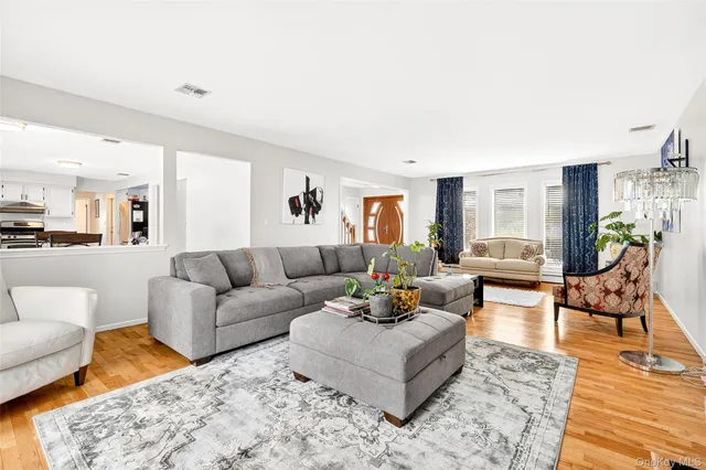 $925,000 | 8 Lynch Court, Garnerville, NY 10923