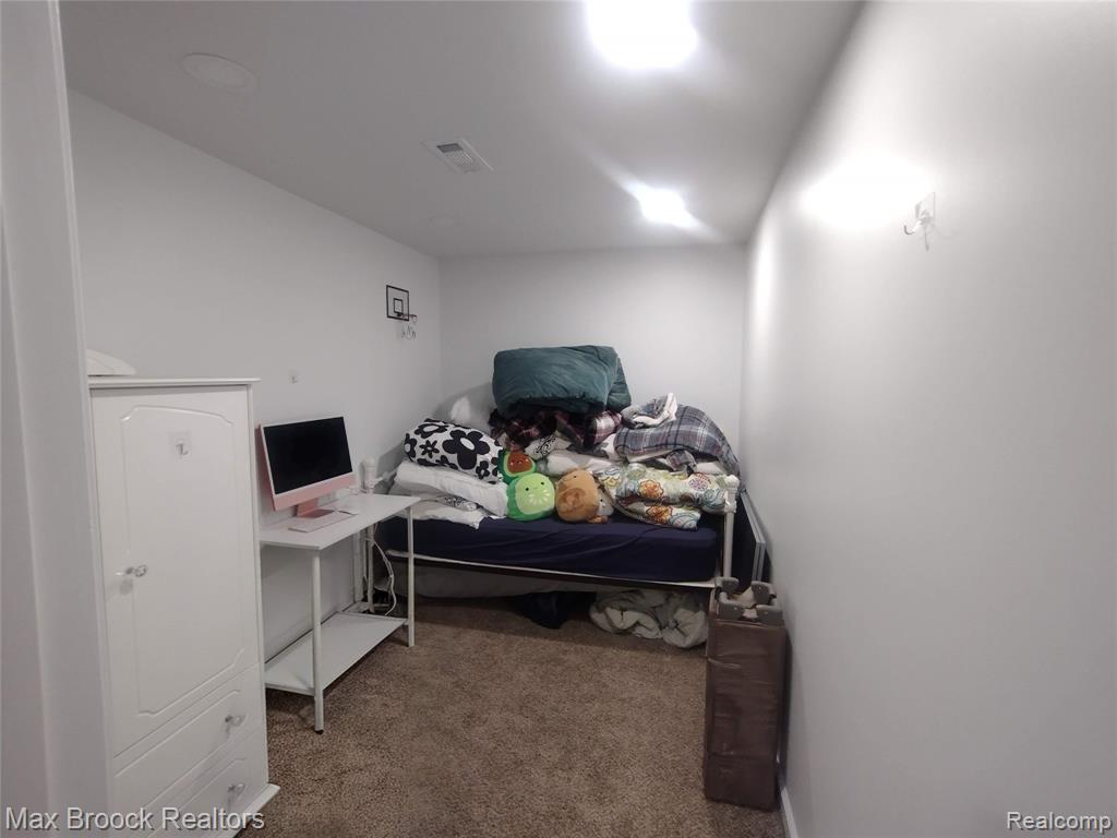 25210 Ridge Cliff Drive Southfield, MI 48075 - Photo 22 of 26