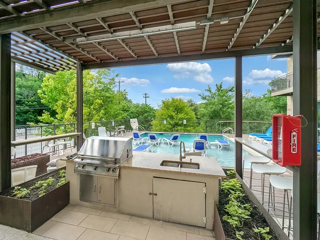 $1,650 | 1900 Barton Springs Road, Unit 4013A, Austin, TX 78704