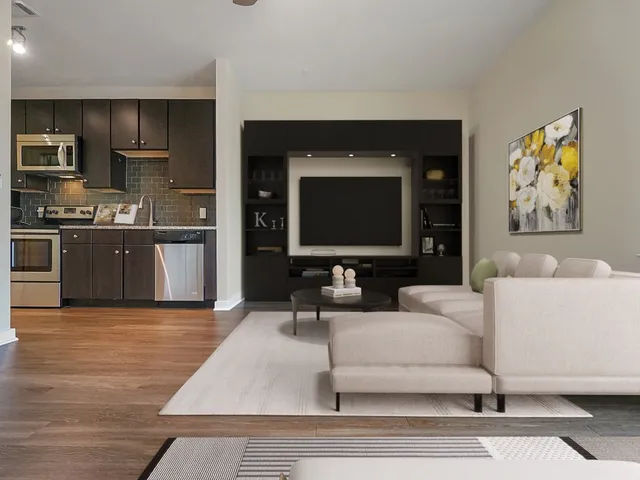 $1,650 | 1900 Barton Springs Road, Unit 4013A, Austin, TX 78704