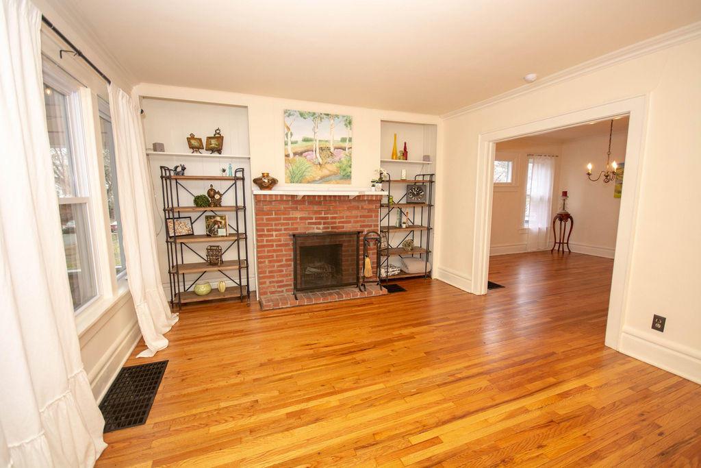 110 Tibet Road Columbus, OH 43202 - Photo 5 of 35