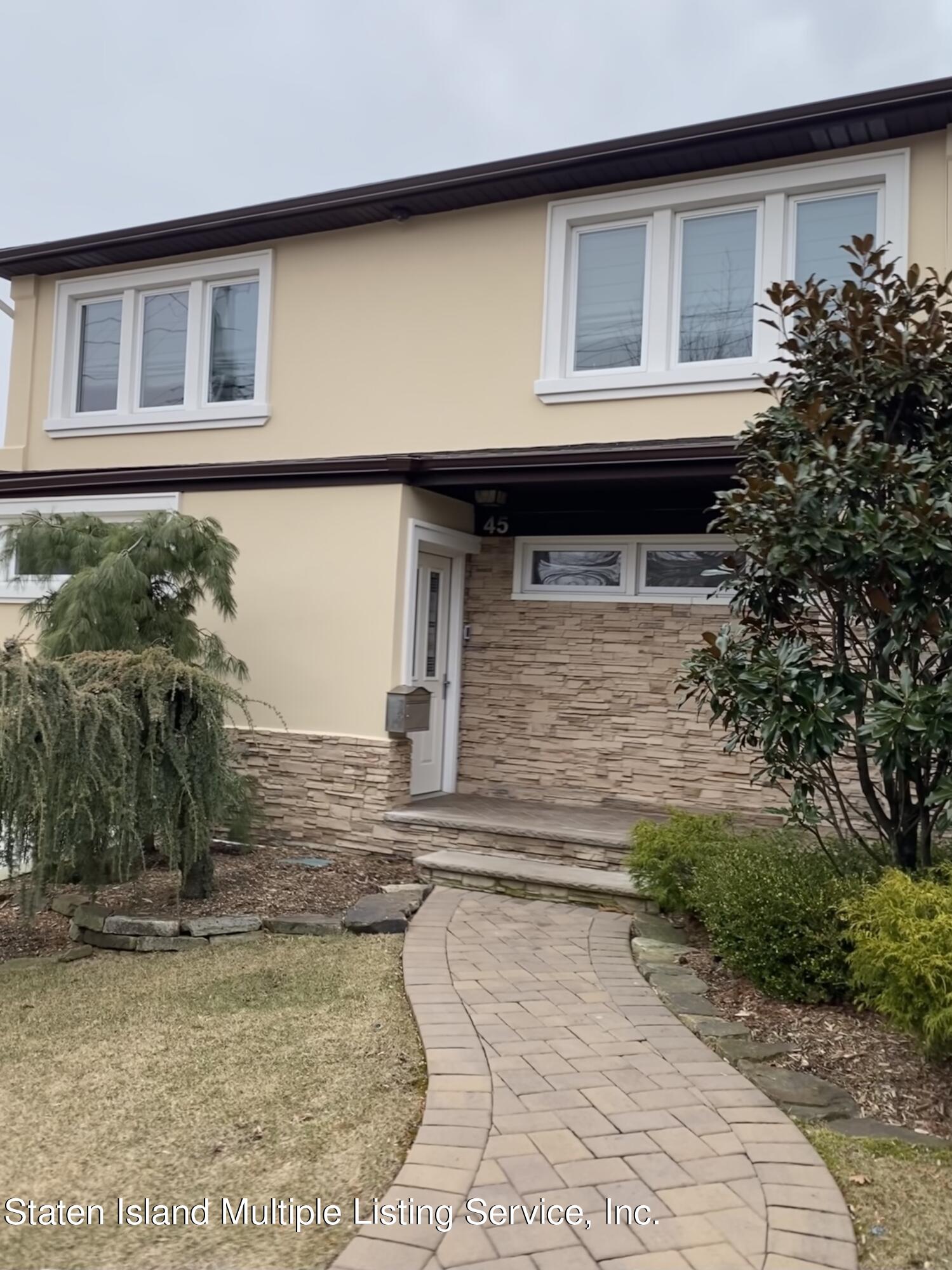 45 Ridge Avenue Staten Island, NY 10304 - Photo 2 of 32 A2D9A37C-E19D-4184-B9C9-4A330745F9A8