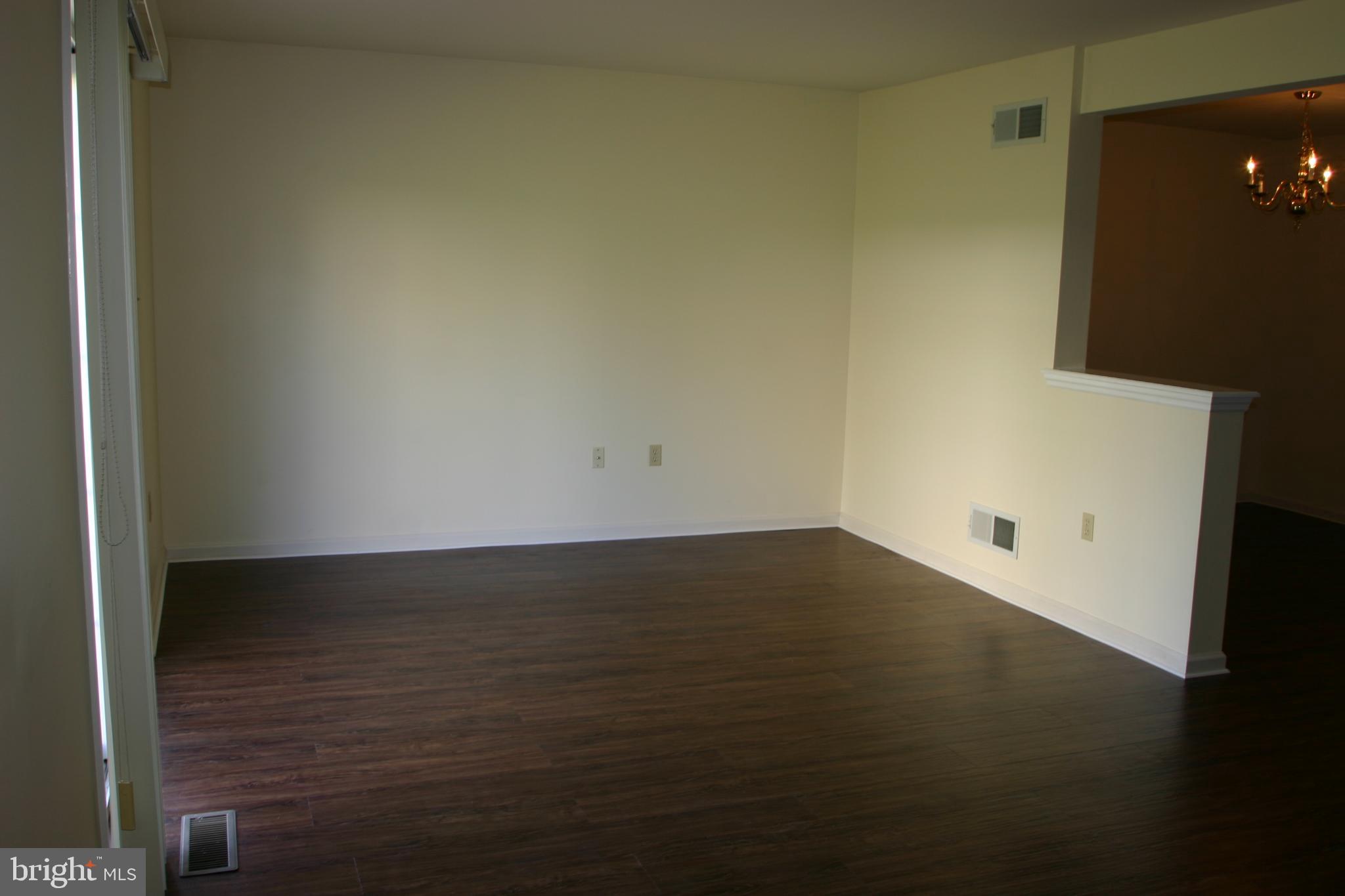 19-3 Cranberry Ridge, Unit 193 Reading, PA 19606 - Photo 8 of 22 Spacious, sunlit room ready for your vision.