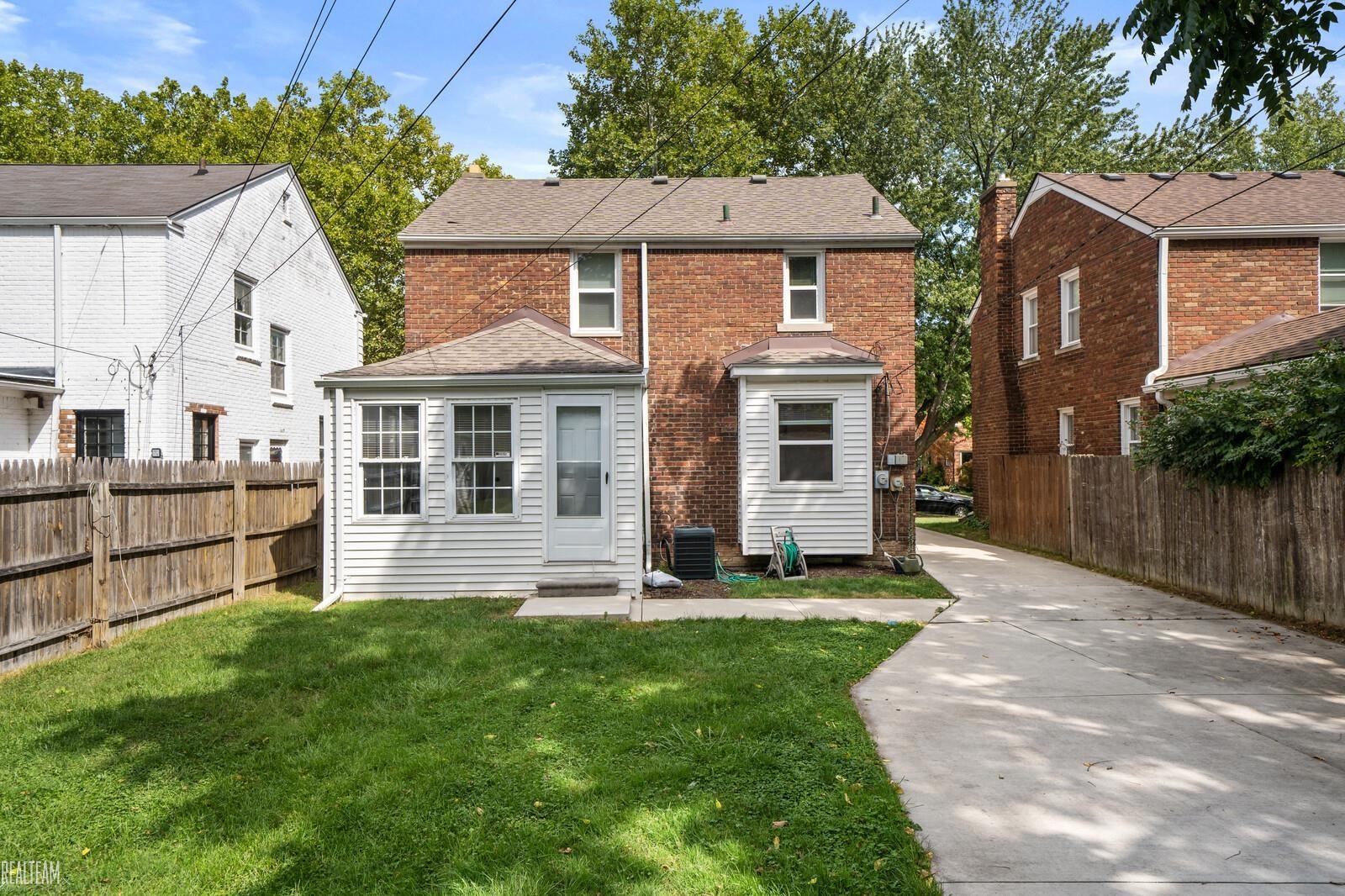 3941 Harvard Road Detroit, MI 48224 - Photo 28 of 31 50090171-27.JPG
