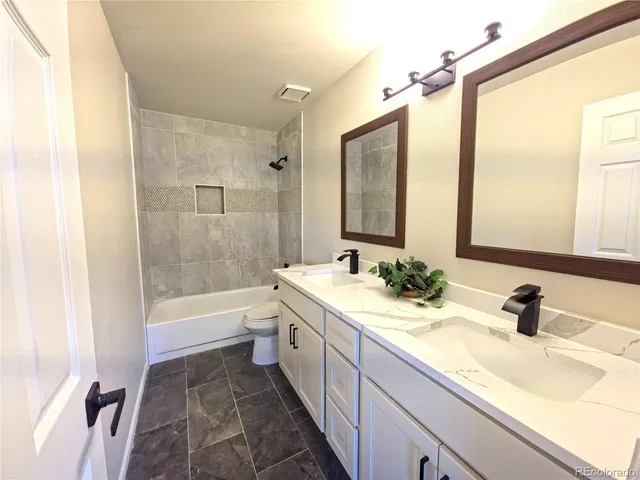 $875,000 | 2105 Weatherstone Circle, Highlands Ranch, CO 80126