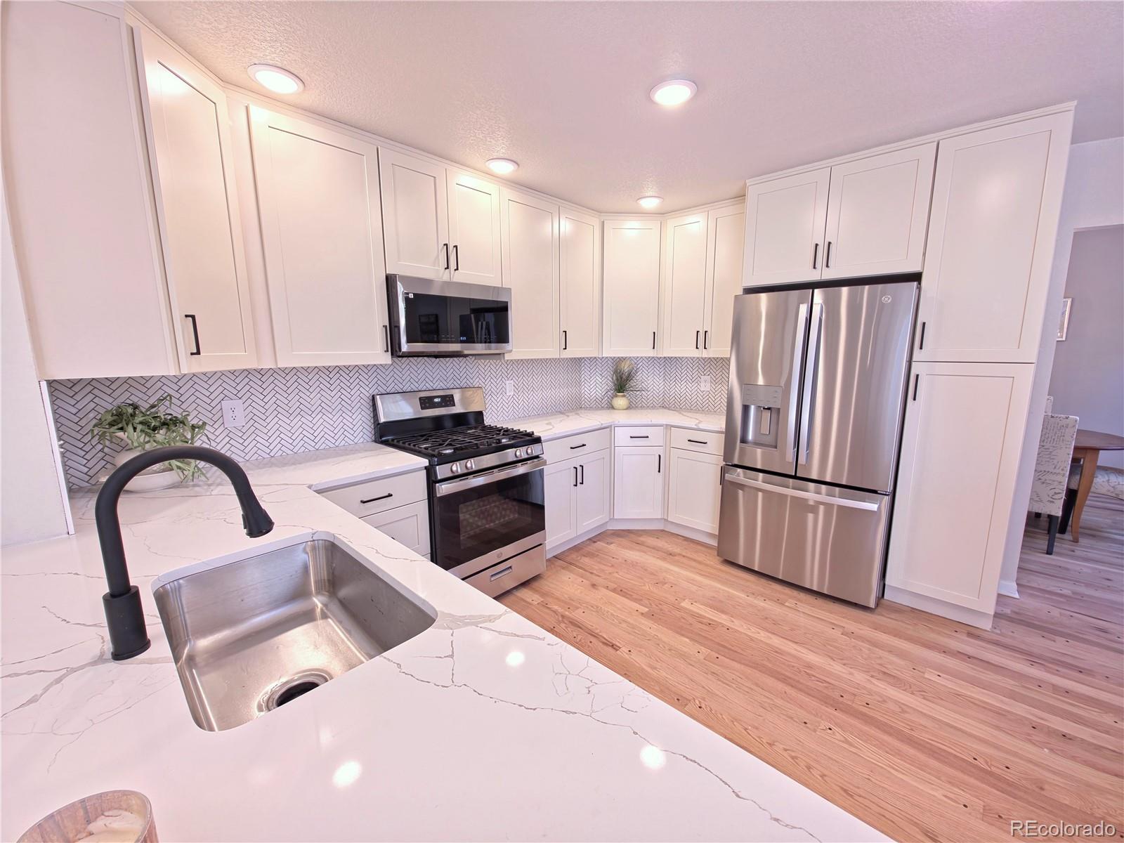 2105 Weatherstone Circle Highlands Ranch, CO 80126 - Photo 8 of 30