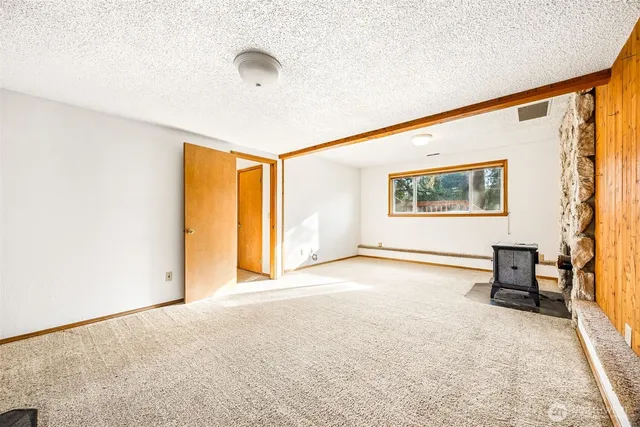 a view of livingroom with furniture and windows