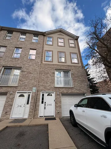 $4,200 | 17 Zabriskie Street, Unit 1705, Hackensack, NJ 07601