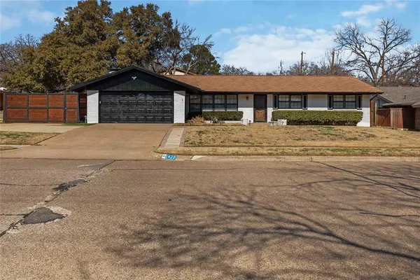 $379,999 | 1422 Glenwick Lane, Irving, TX 75060