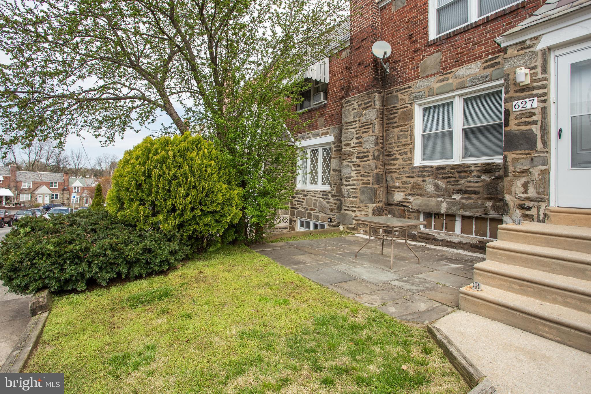627 Andover Road Upper Darby, PA 19082 - Photo 2 of 32
