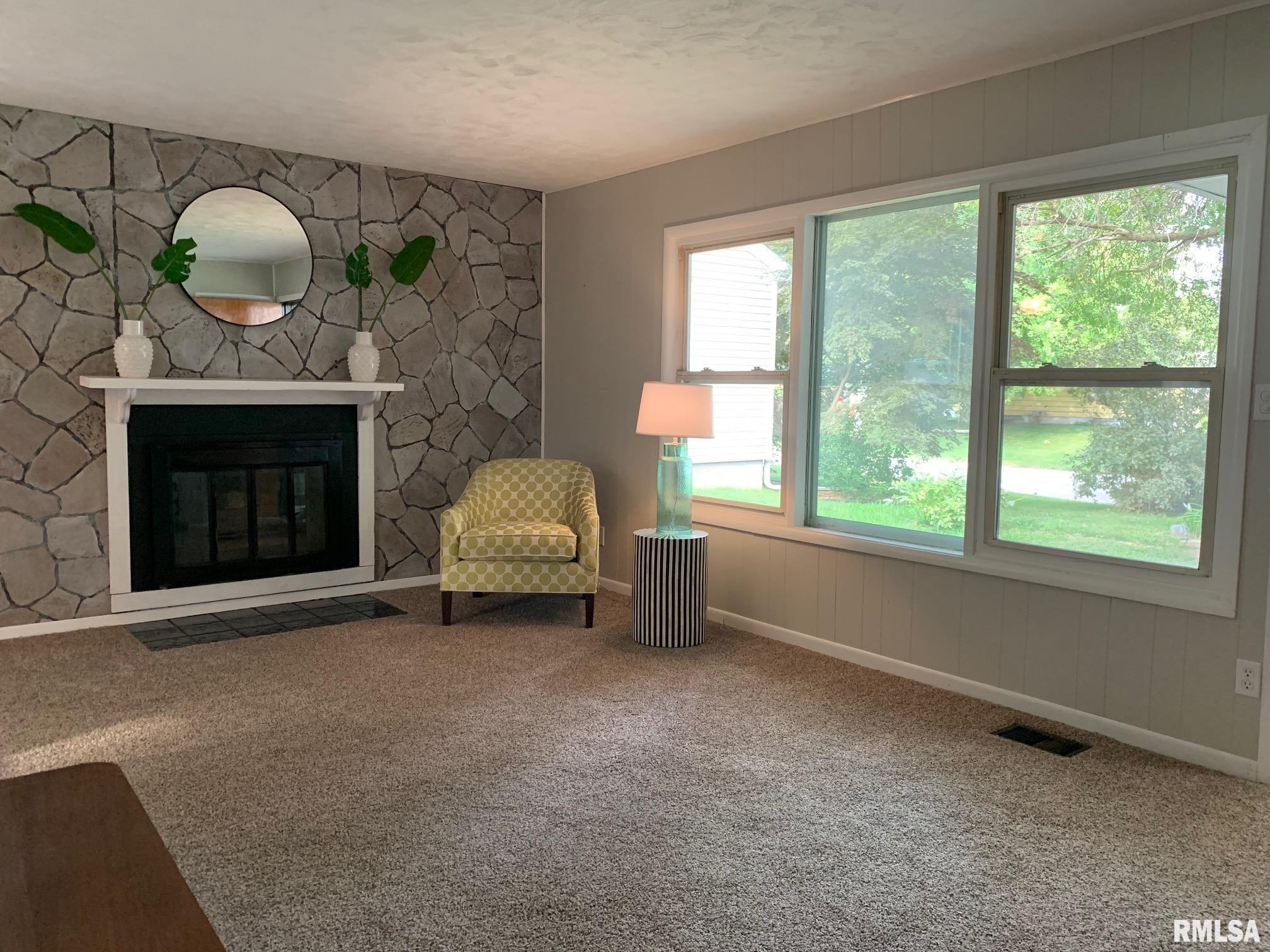 3603 Ivanhoe Drive Springfield, IL 62703 - Photo 3 of 27 Gallery Image 3