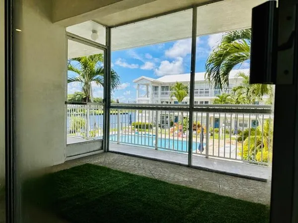 $179,000 | 1150 Northwest 30th Court, Unit 203, Wilton Manors, FL 33311