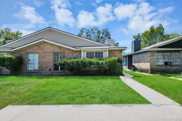 $1,300 | 5526 Farley Drive, Unit A, Houston, TX 77032