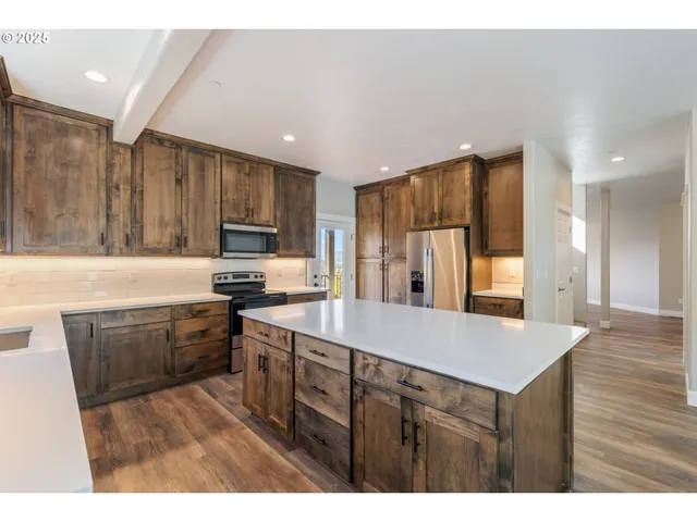 $550,000 | 662 Brooks Loop, Sutherlin, OR 97479