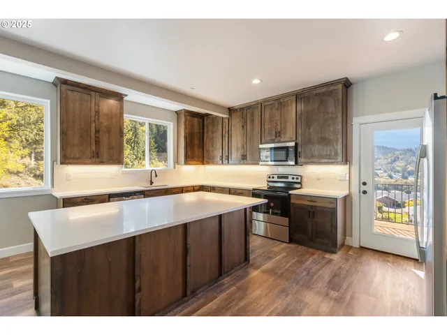 $550,000 | 662 Brooks Loop, Sutherlin, OR 97479