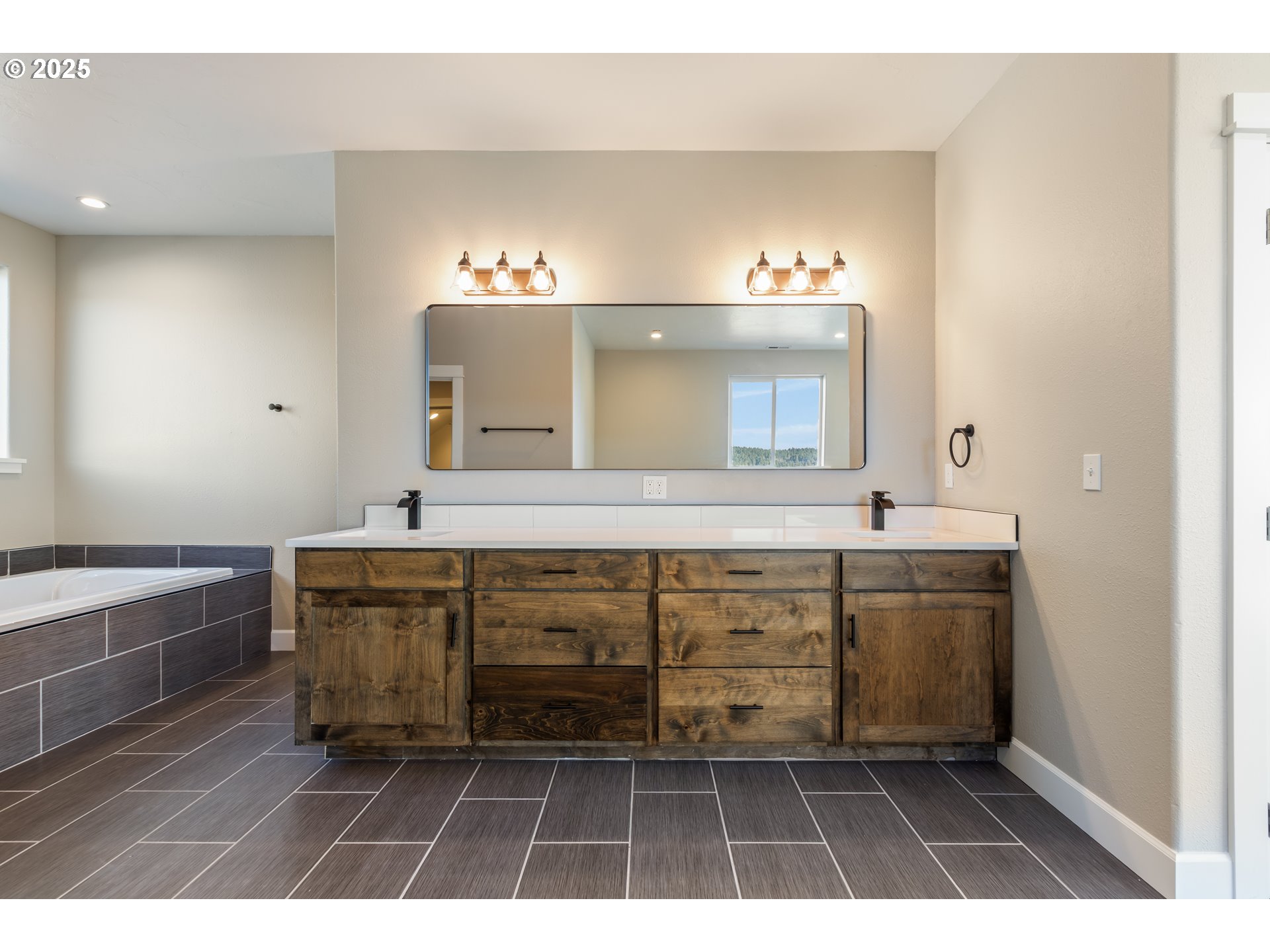 662 Brooks Loop Sutherlin, OR 97479 - Photo 23 of 47