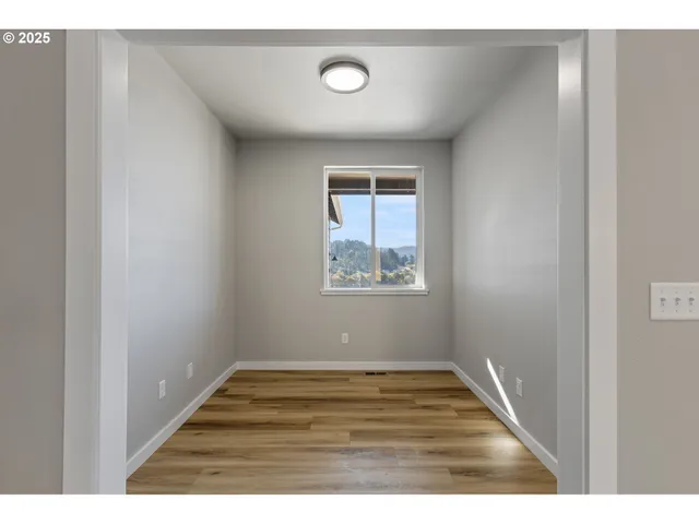 $550,000 | 662 Brooks Loop, Sutherlin, OR 97479