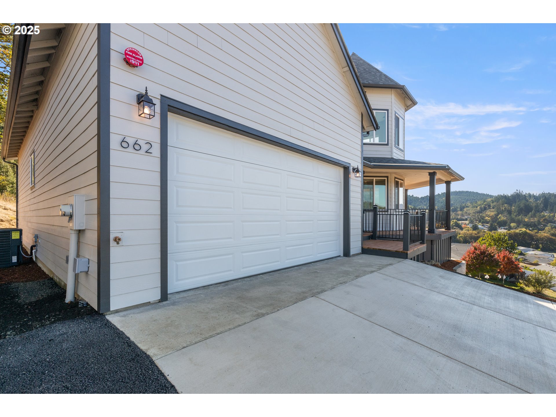 662 Brooks Loop Sutherlin, OR 97479 - Photo 3 of 47