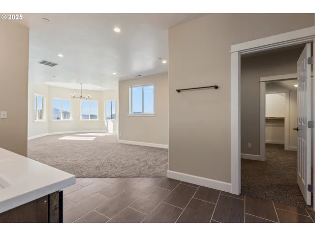 $550,000 | 662 Brooks Loop, Sutherlin, OR 97479