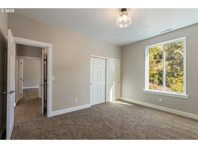 $550,000 | 662 Brooks Loop, Sutherlin, OR 97479