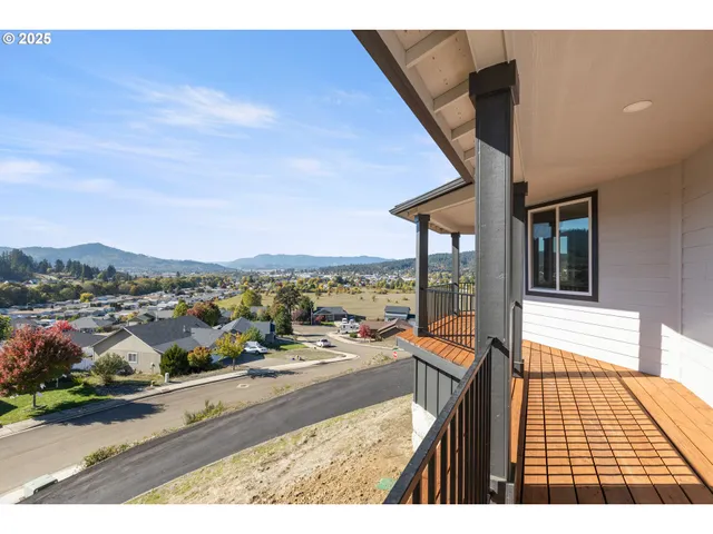 $550,000 | 662 Brooks Loop, Sutherlin, OR 97479