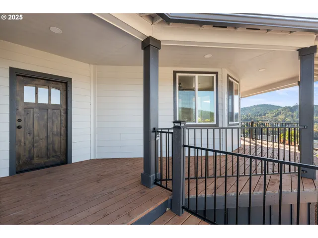 $550,000 | 662 Brooks Loop, Sutherlin, OR 97479