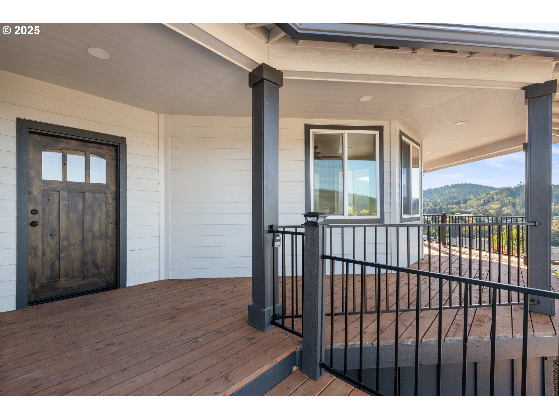 662 Brooks Loop Sutherlin, OR 97479 - Photo 4 of 47