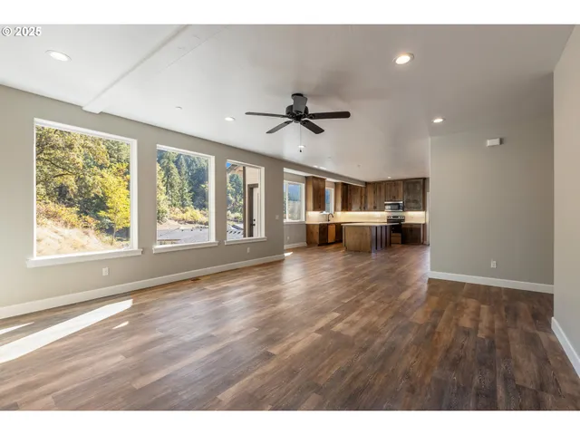 $550,000 | 662 Brooks Loop, Sutherlin, OR 97479